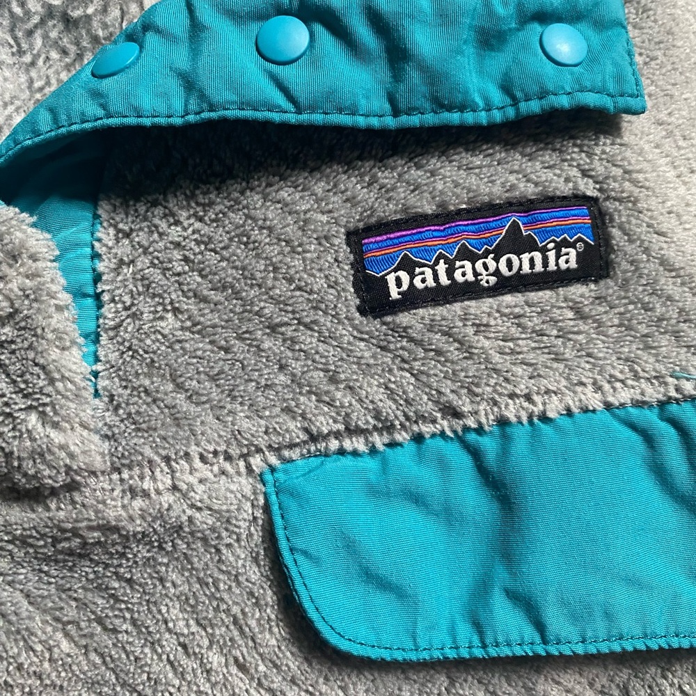 Patagonia Teal and Gray Fleece Jacket